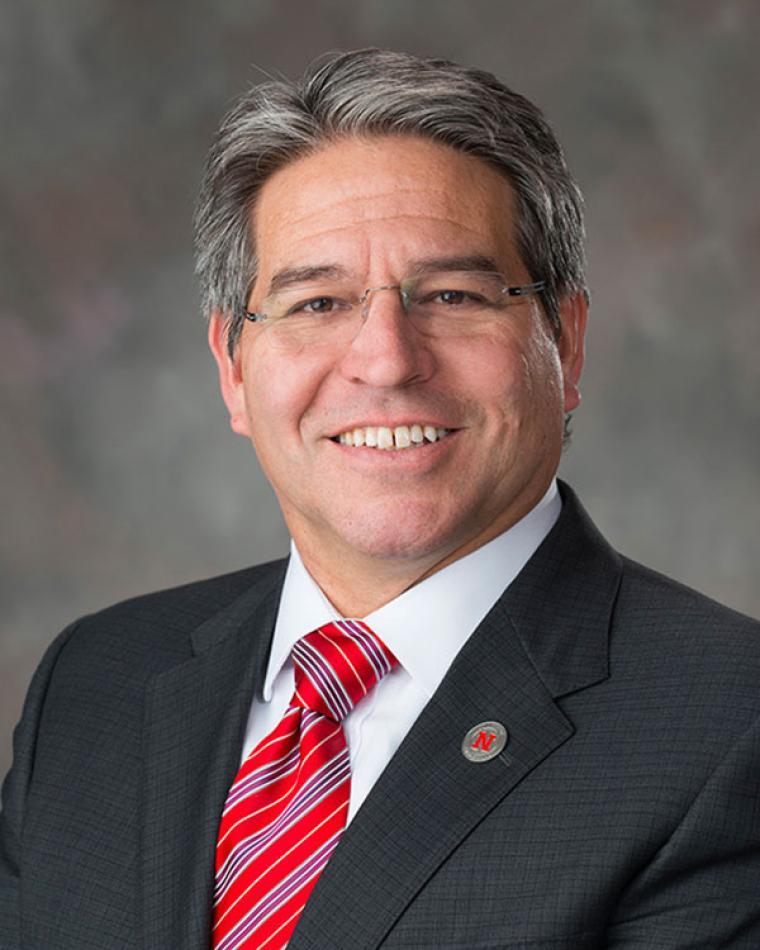 Lance C. Pérez headshot