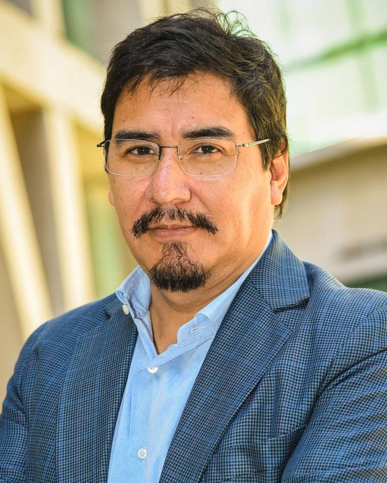 Gustavo Zurita Alarcón headshot